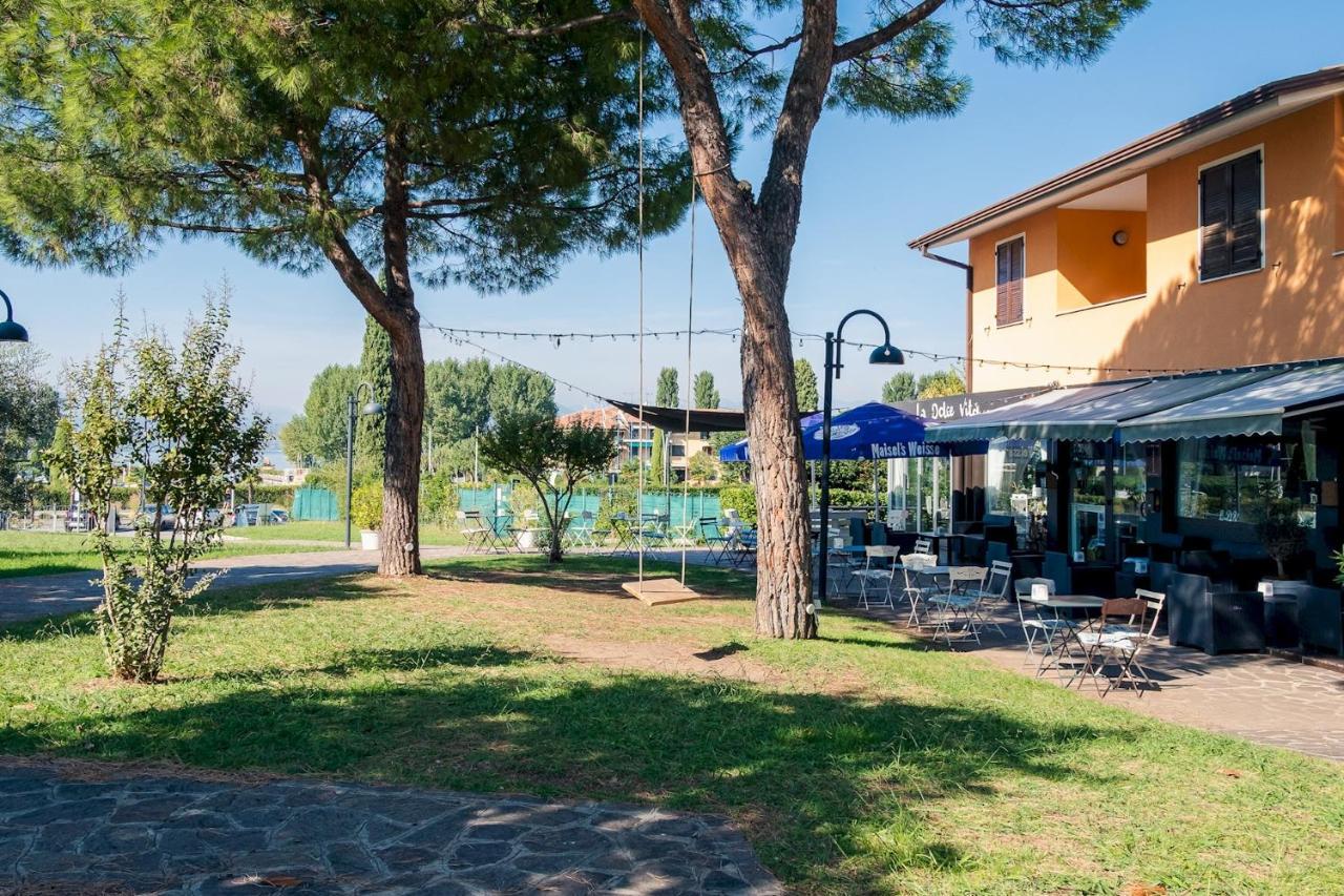 La Casa Sul Porto - Italian Homing Apartment Sirmione Exterior photo